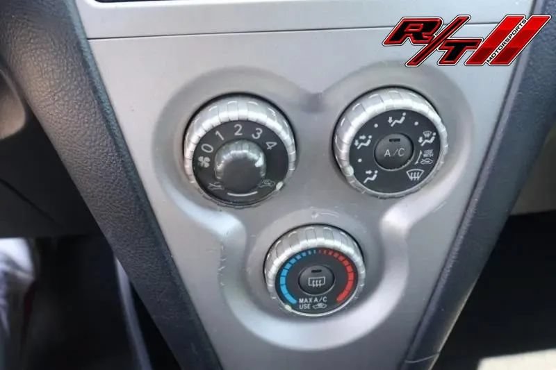 Used 2009 Toyota Yaris Sedan w/ Convenience Pkg FWD image 13