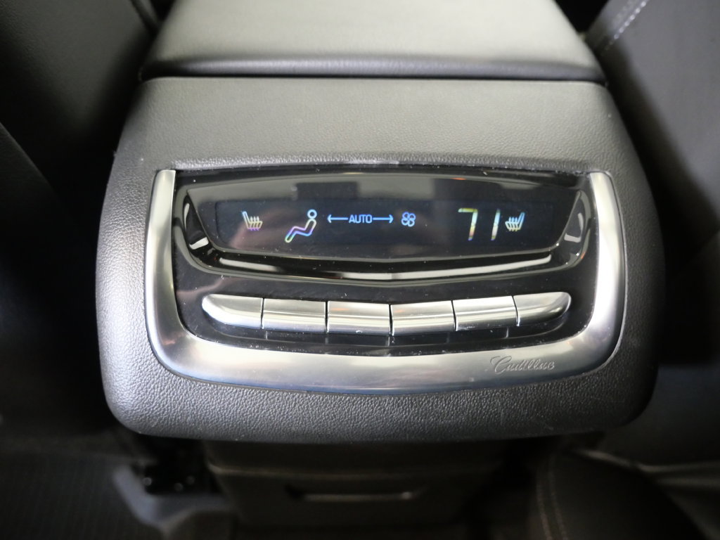 Used 2025 Cadillac XT6 Premium Luxury w/ Technology Package AWD/4WD image 34