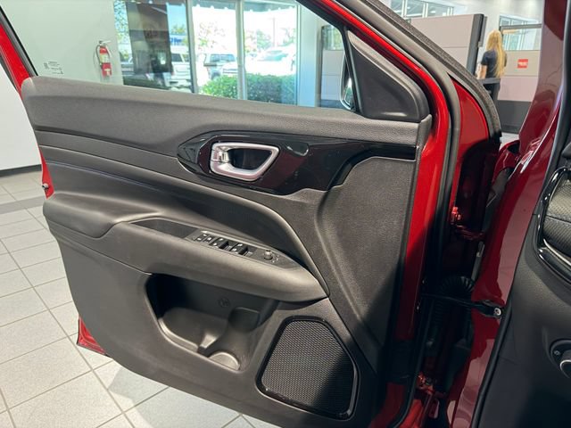 Used 2026 Jeep Compass Latitude AWD/4WD image 25