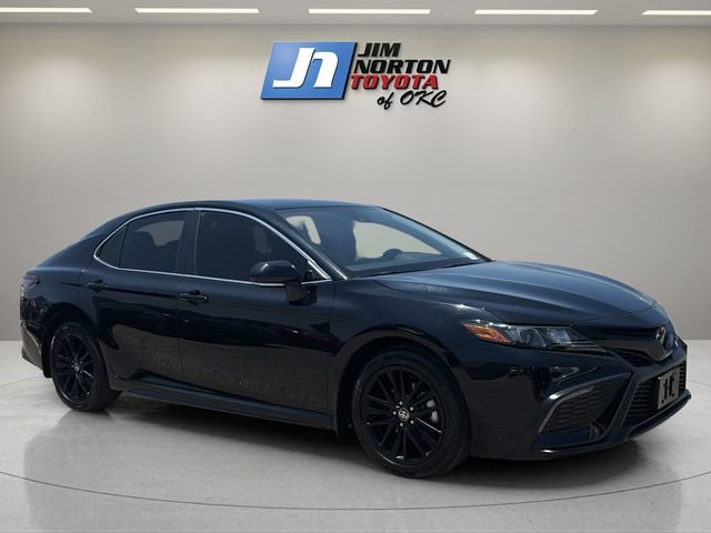 Used 2024 Toyota Camry SE FWD image 3