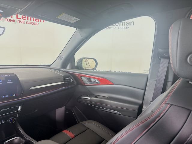 Used 2024 Chevrolet Traverse RS image 25