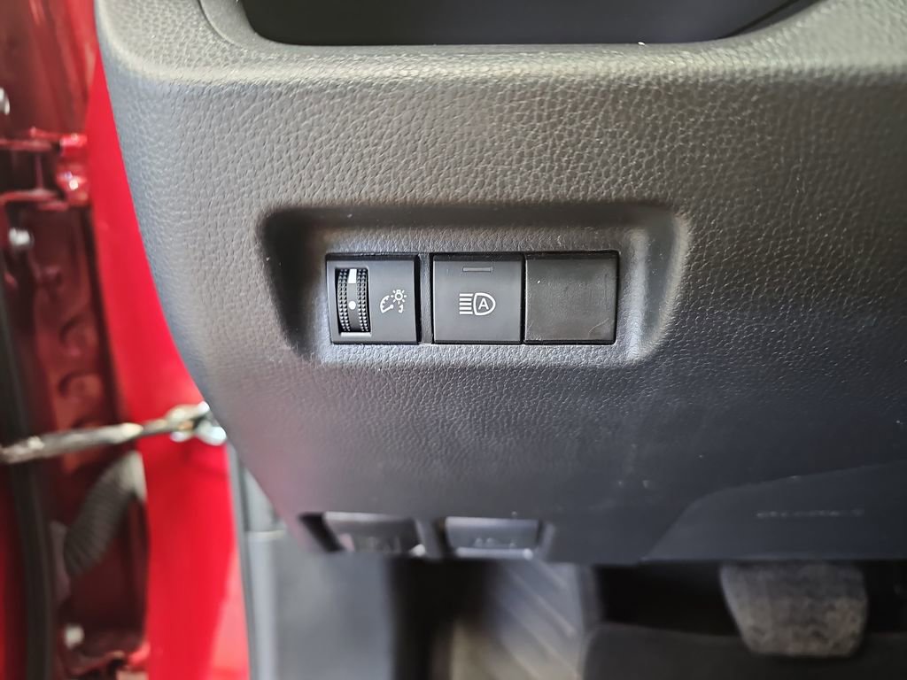 Used 2024 Toyota RAV4 LE AWD/4WD image 25
