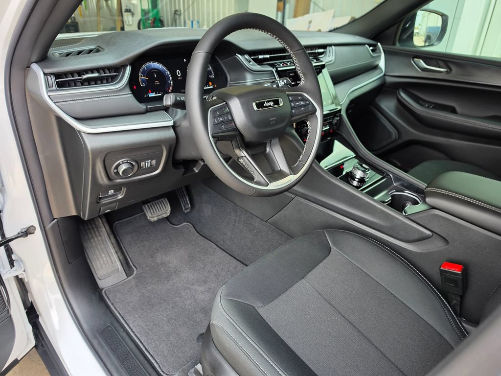 New 2026 Jeep Grand Cherokee Laredo X AWD/4WD image 13