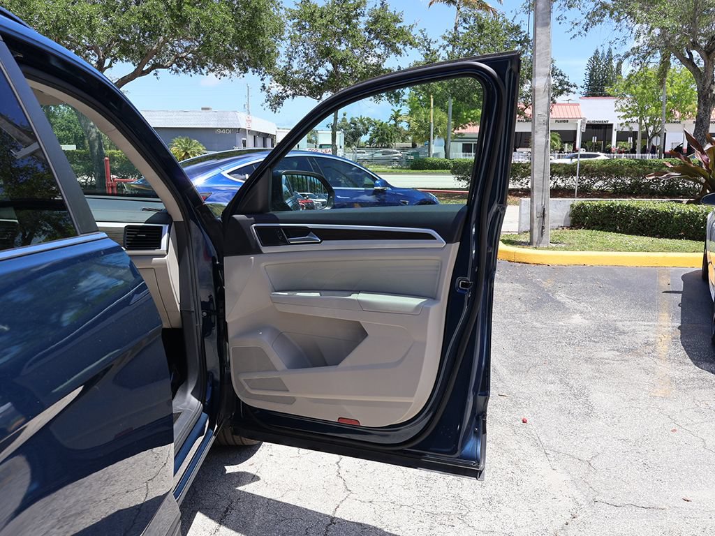 Used 2022 Volkswagen Atlas SE w/ Panoramic Sunroof Package FWD image 25