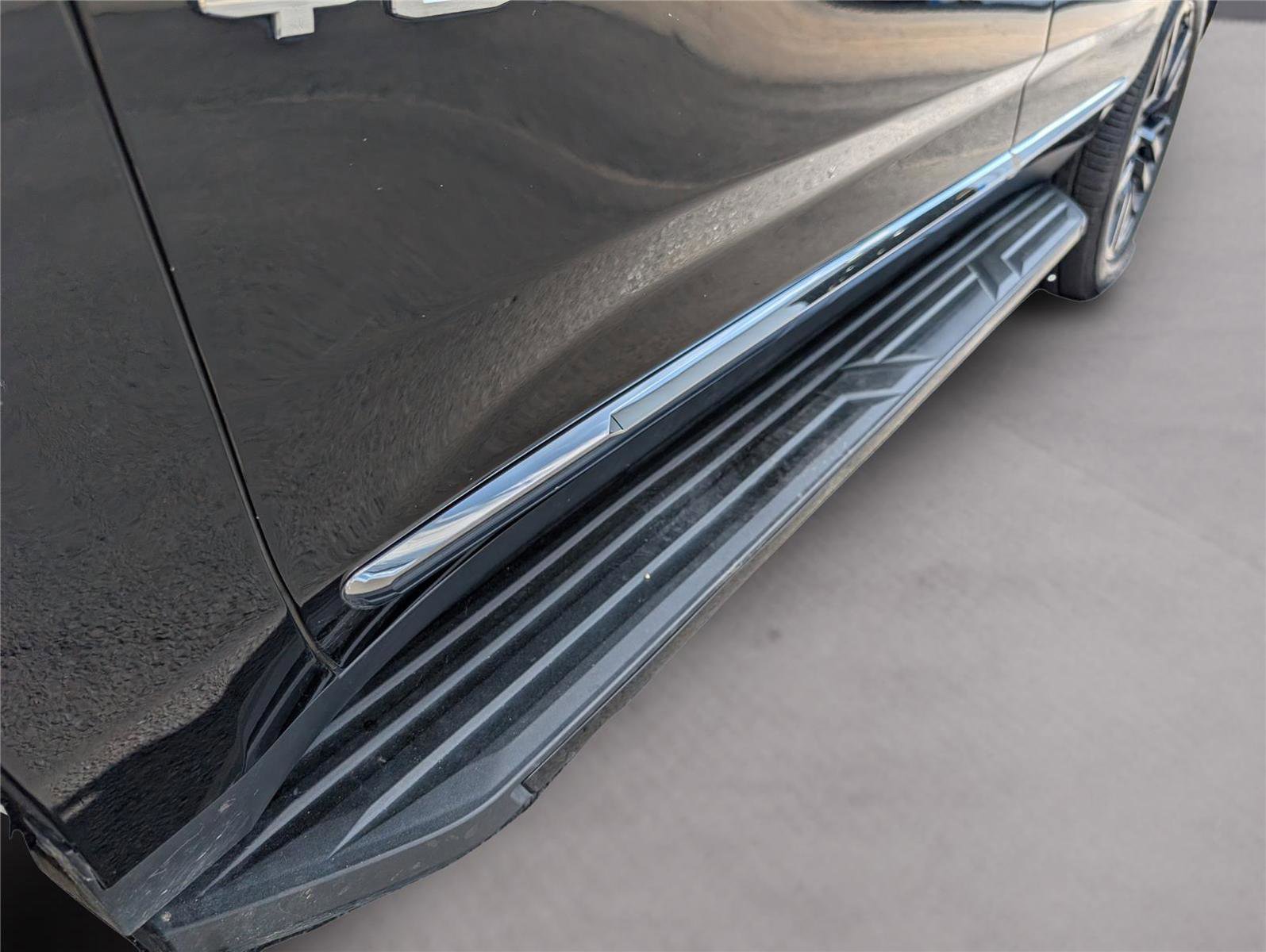 Used 2023 GMC Yukon SLT RWD image 10