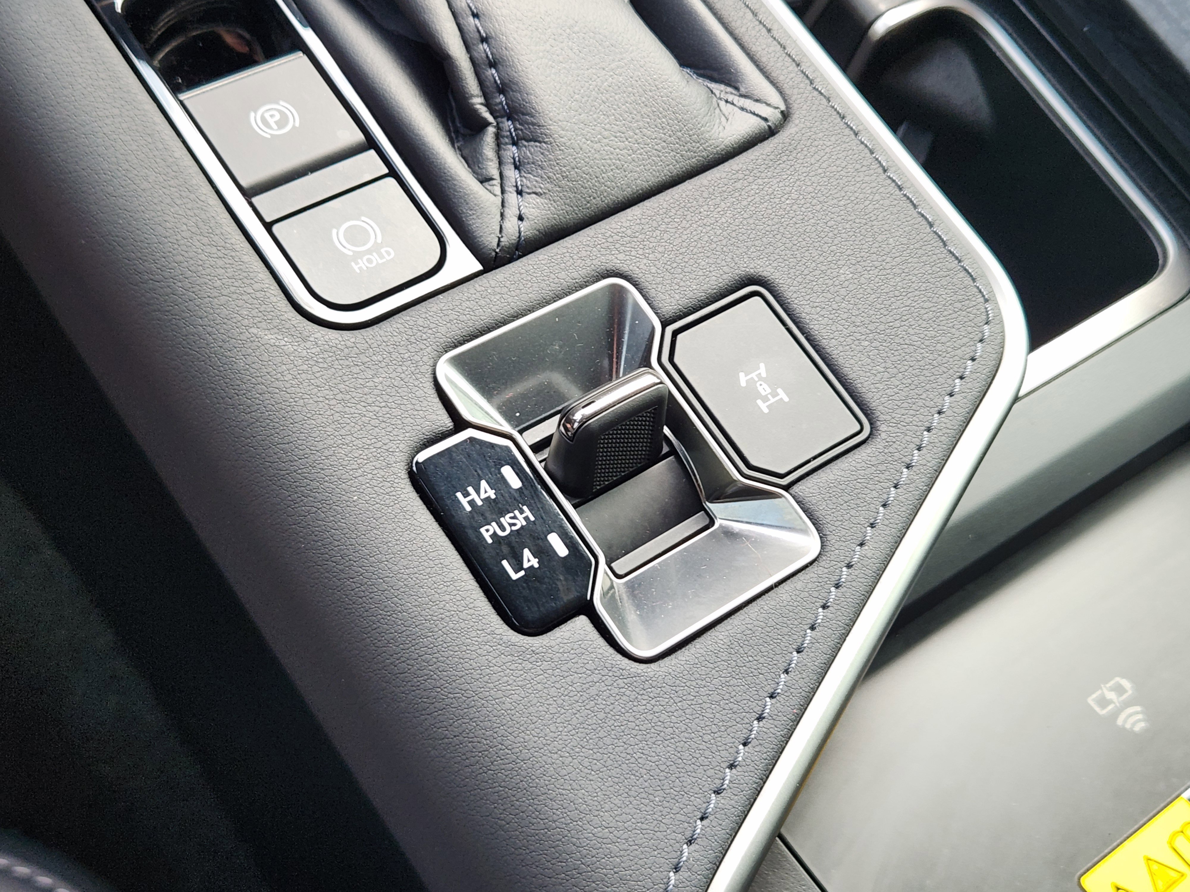 Used 2025 Lexus GX 550 image 24