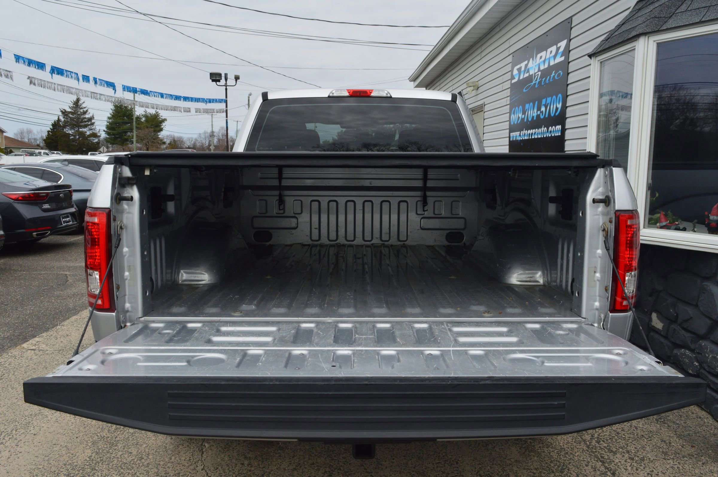 Used 2015 Ford F150 XL w/ Equipment Group 101A Mid image 9