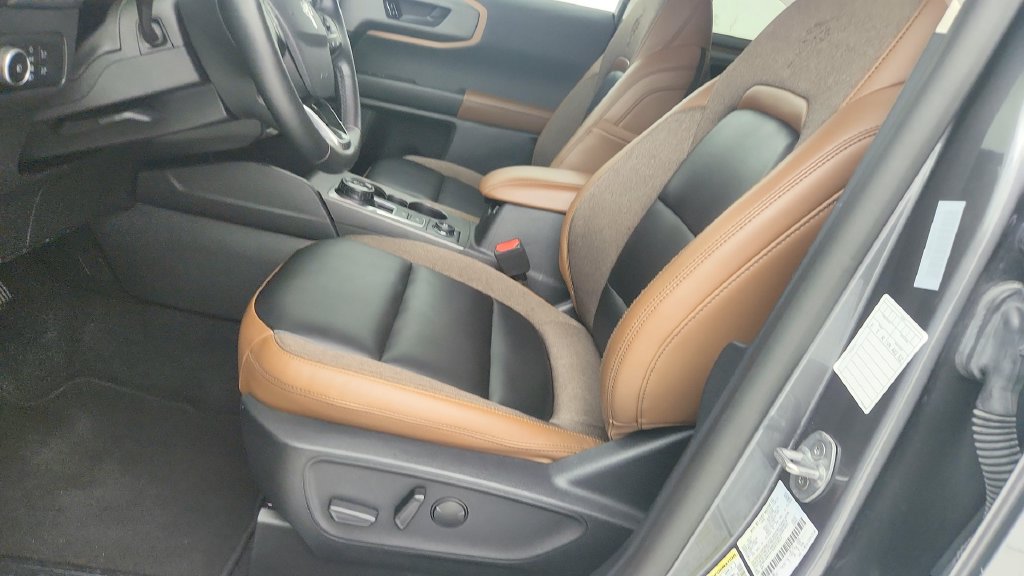 Used 2025 Ford Bronco Sport Outer Banks w/ Outer Banks Tech Package+ AWD/4WD image 14