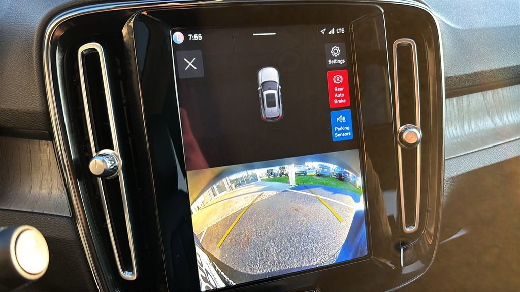 Certified 2024 Volvo XC40 B5 Core image 19