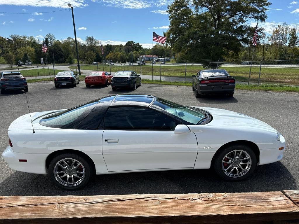 Used 2000 Chevrolet Camaro Z28 w/ SS Performance/Appearance Pkg image 19