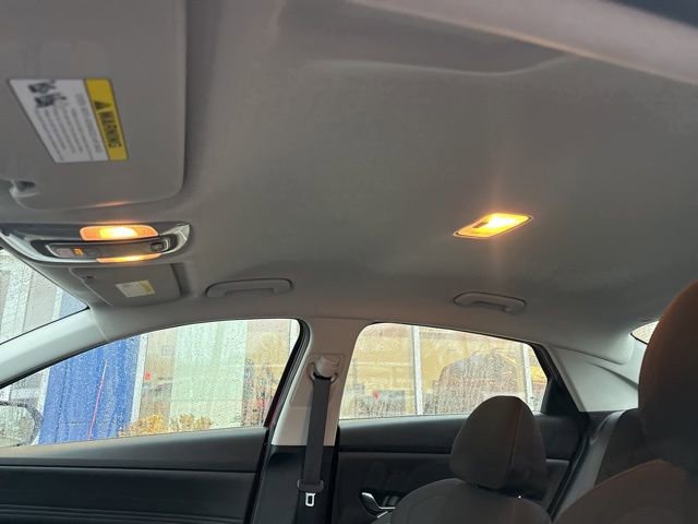 Used 2023 Hyundai Elantra SEL w/ Convenience Package image 19