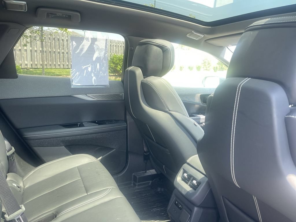 Certified 2025 Cadillac Optiq Luxury 2 w/ LPO, Floor Liner Package AWD/4WD image 26