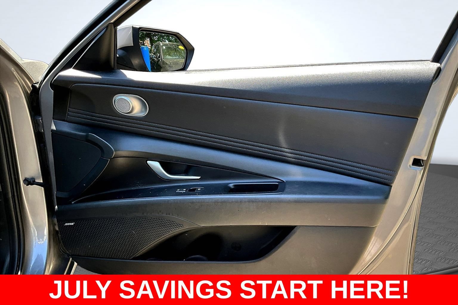Used 2023 Hyundai Elantra Limited w/ Preferred Accessory Package FWD image 31