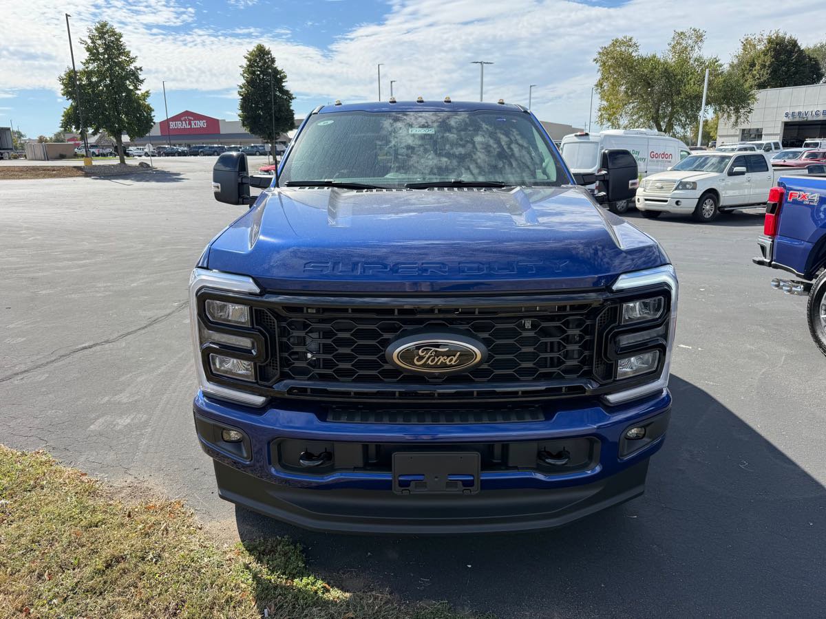 New 2026 Ford F350 Lariat w/ Black Appearance Package image 9