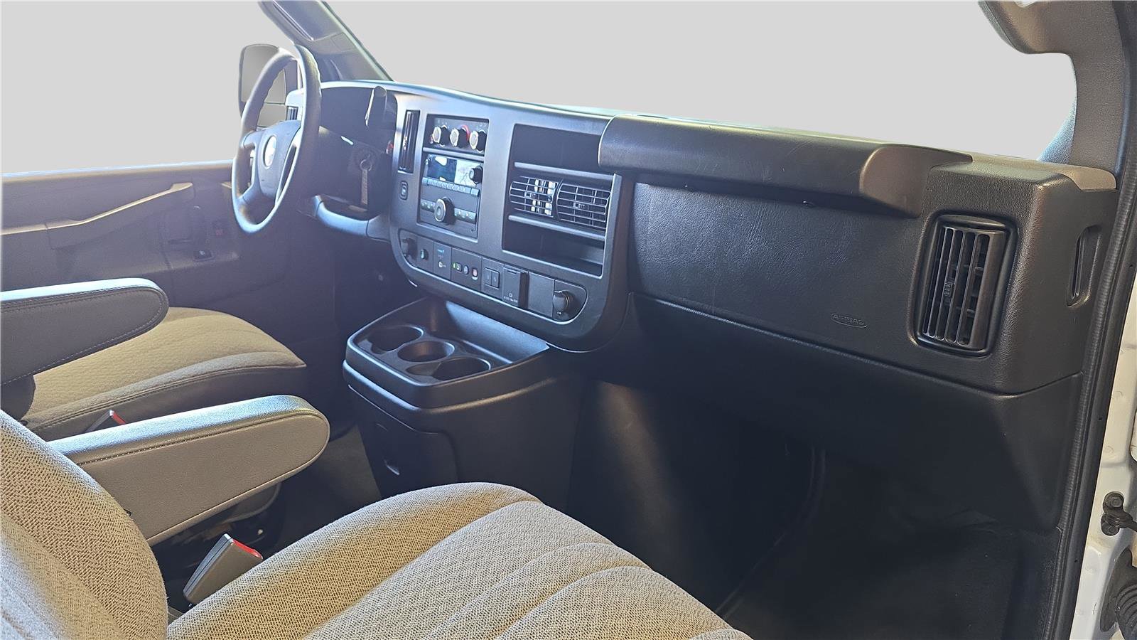 Used 2023 Chevrolet Express 3500 LT w/ LT Preferred Equipment Group image 13