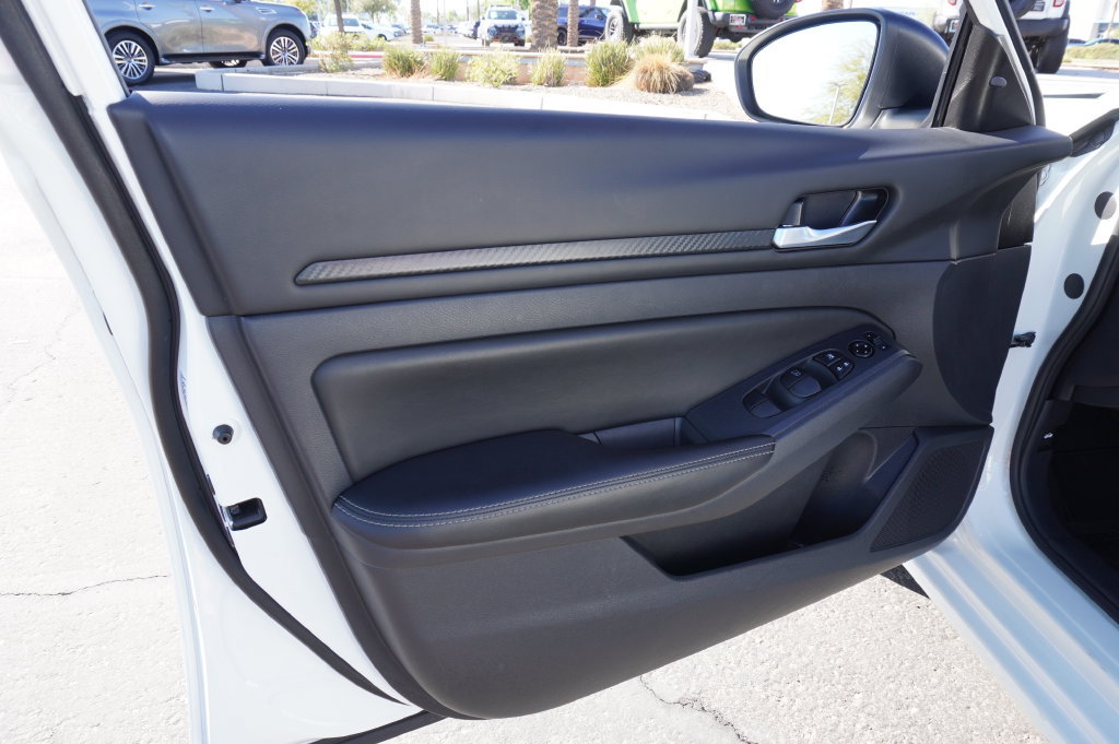 Certified 2025 Nissan Altima 2.5 SV FWD image 14