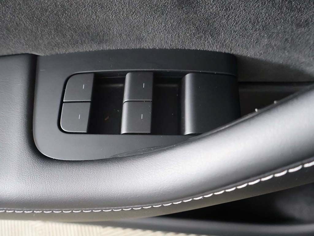 Used 2023 Tesla Model Y Long Range AWD/4WD image 39