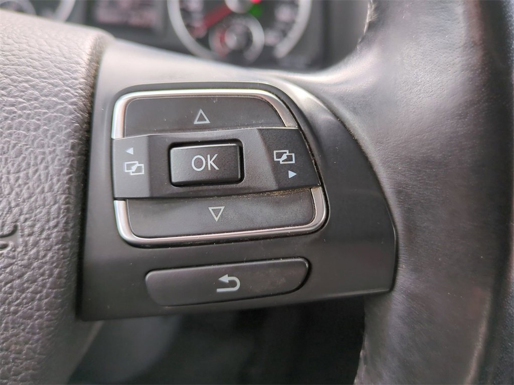 Used 2017 Volkswagen Tiguan S image 19