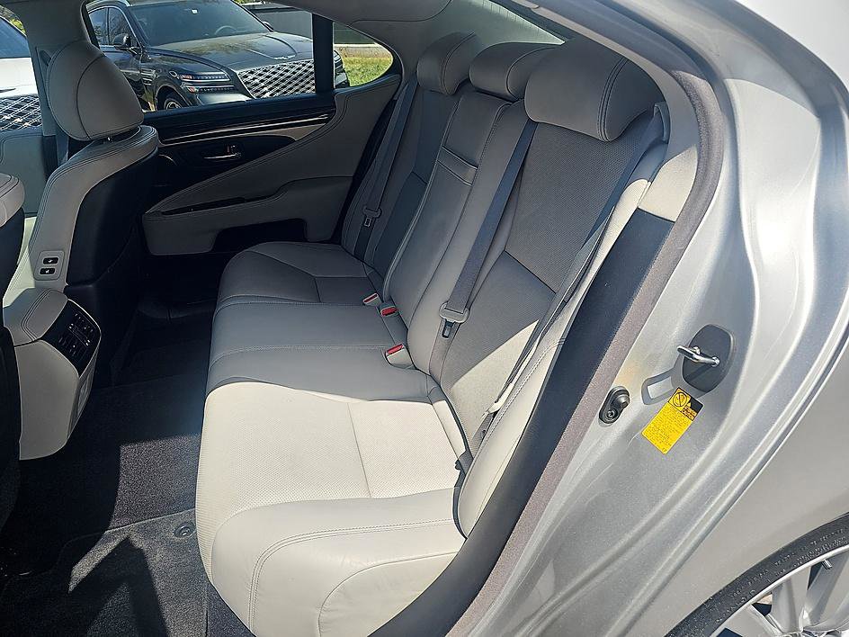 Used 2014 Lexus LS 460 w/ Comfort Package image 31