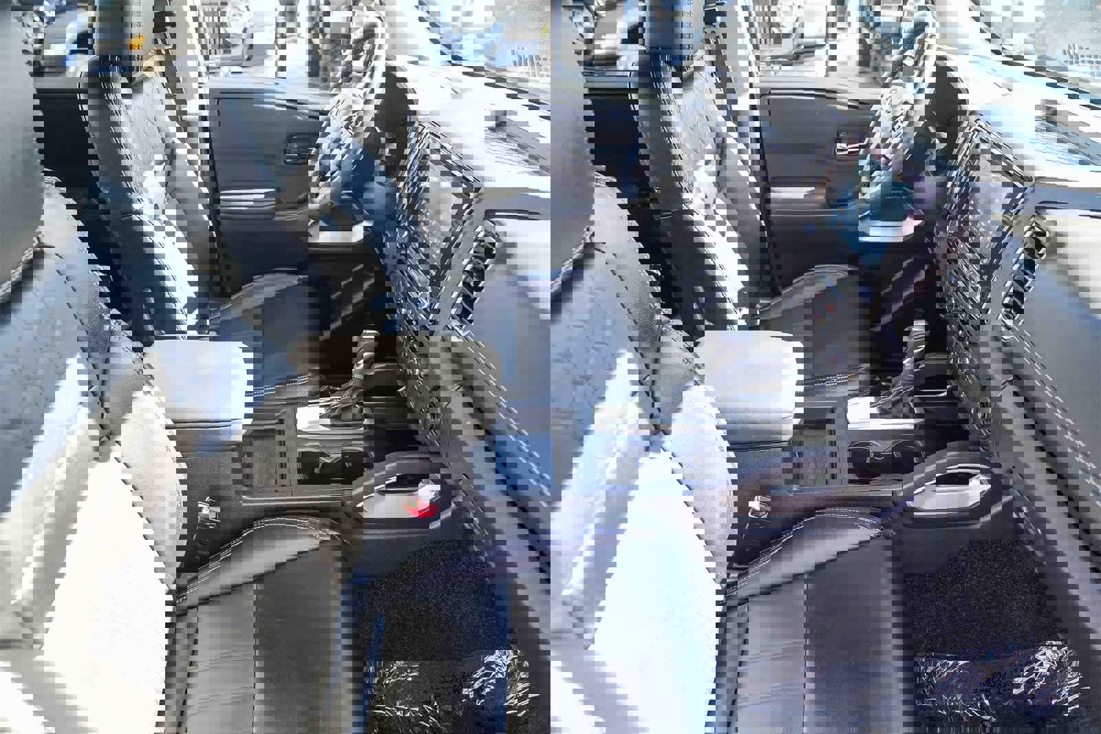 Used 2024 Nissan Frontier SL image 14