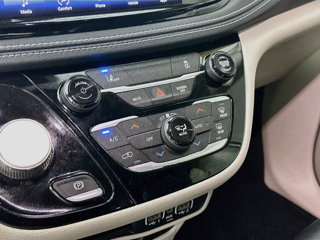 Certified 2022 Chrysler Pacifica Touring-L FWD image 21