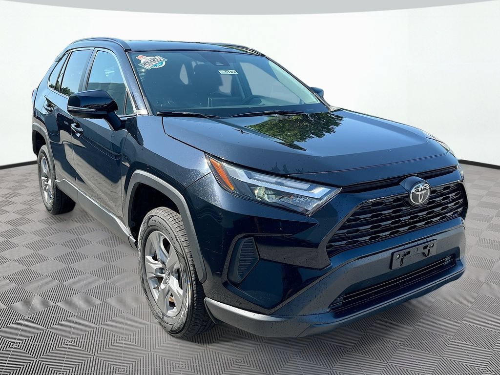 Used 2024 Toyota RAV4 XLE FWD image 3