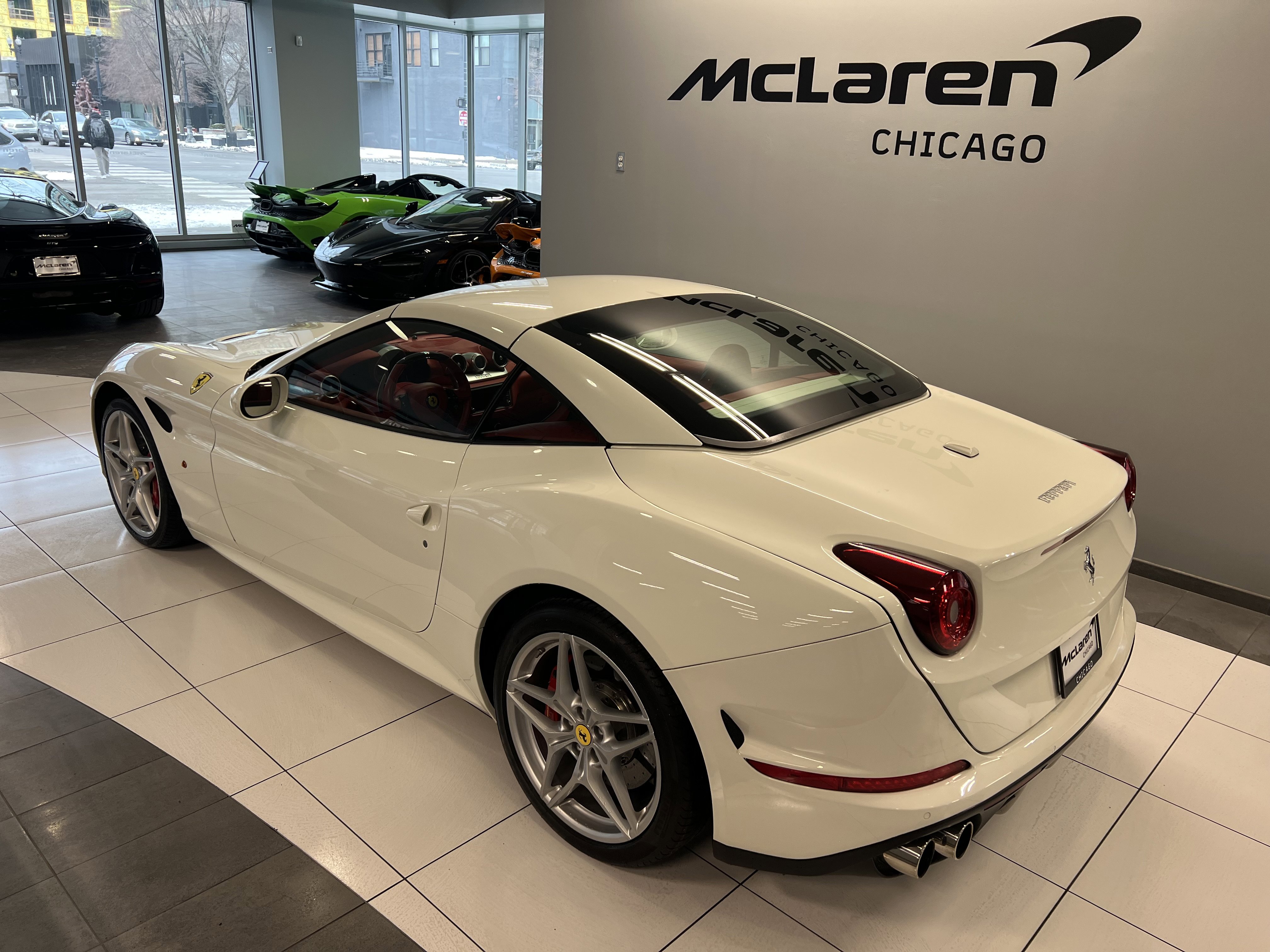 Used 2017 Ferrari California T image 7