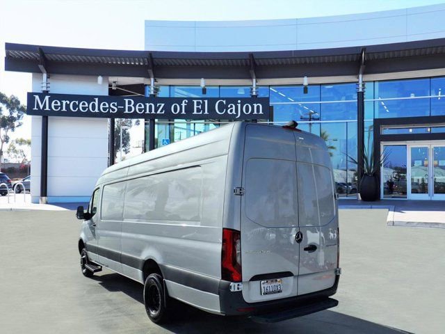 Used 2024 Mercedes-Benz Sprinter 3500 video 3