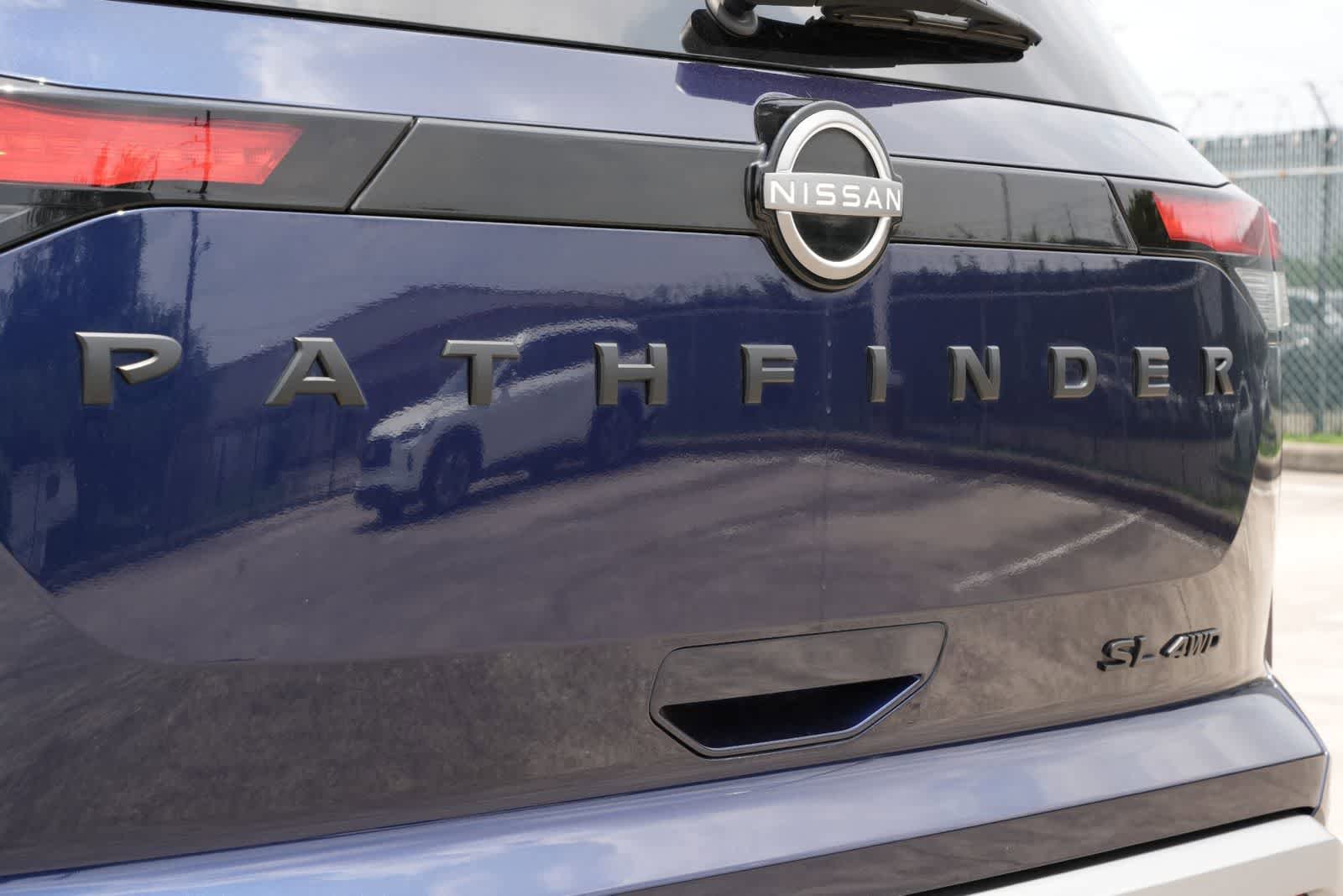 Used 2023 Nissan Pathfinder SL w/ Black Appearance Package AWD/4WD image 19