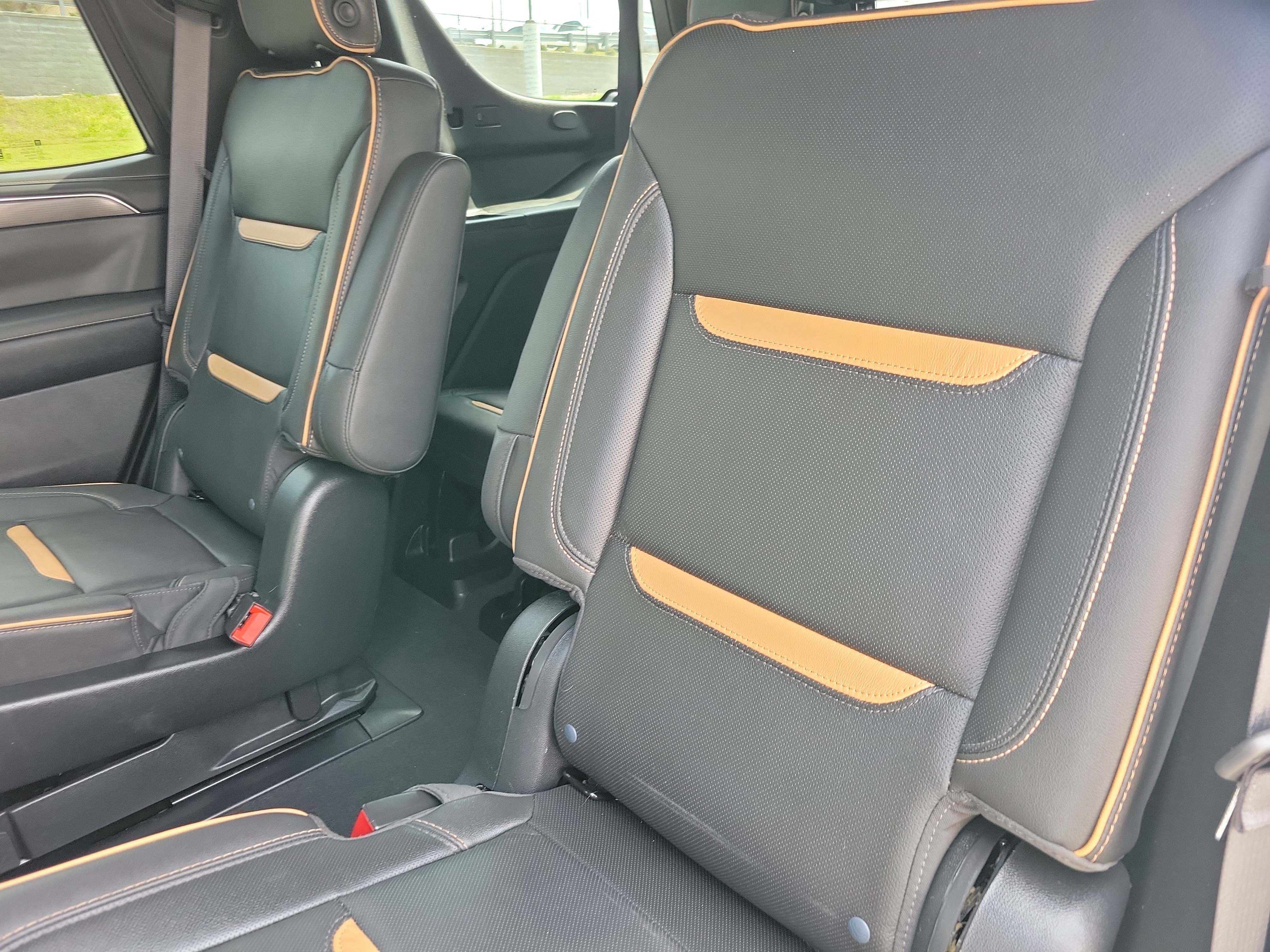 Used 2023 GMC Yukon AT4 image 9