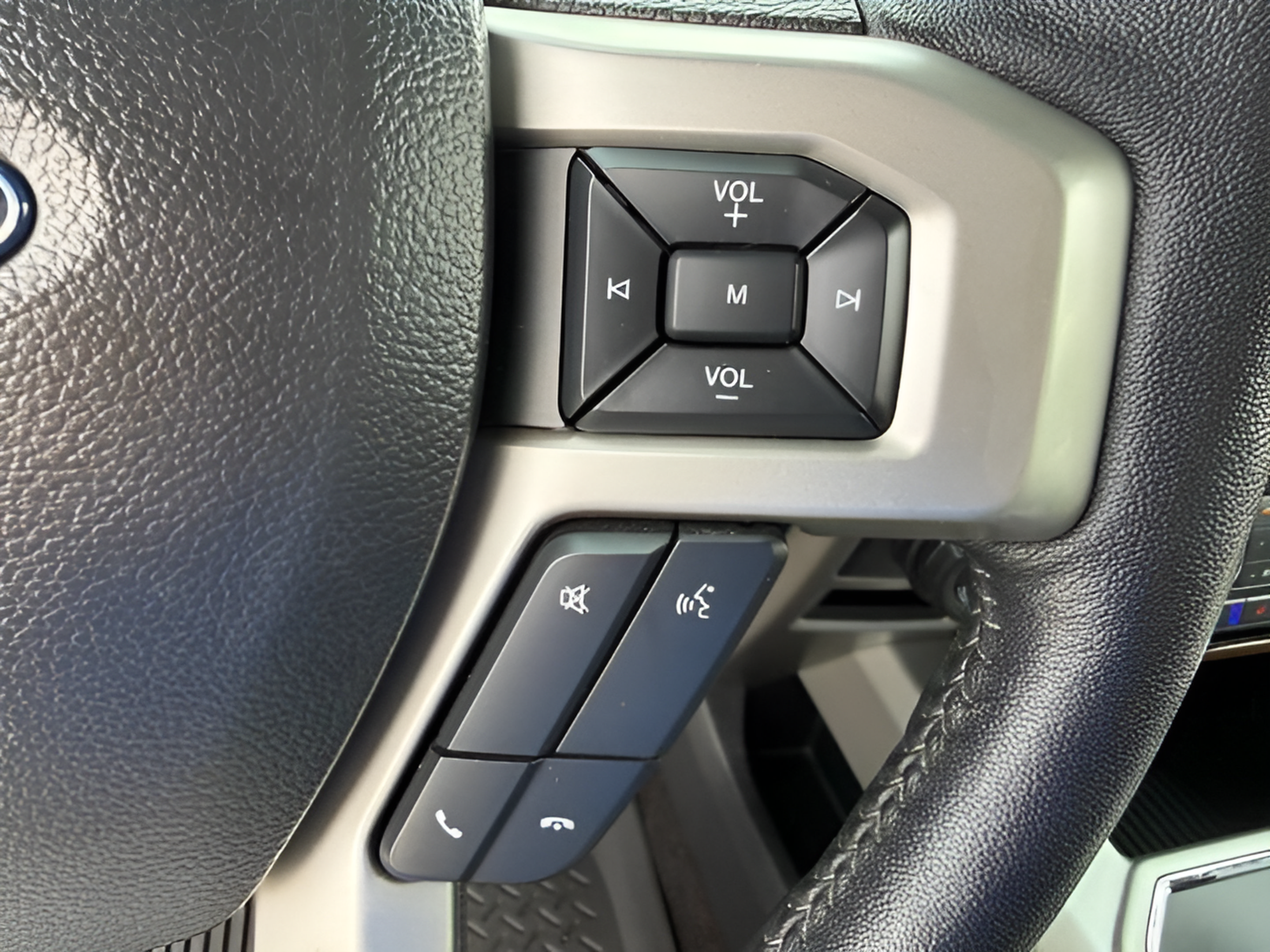 Used 2020 Ford F150 Lariat w/ Equipment Group 502A Luxury AWD/4WD image 19