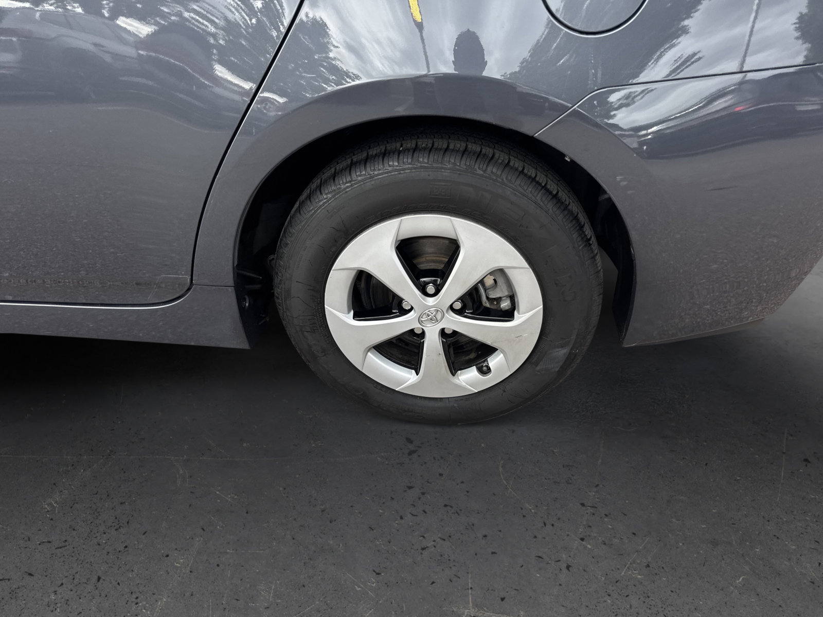 Used 2015 Toyota Prius Two image 9