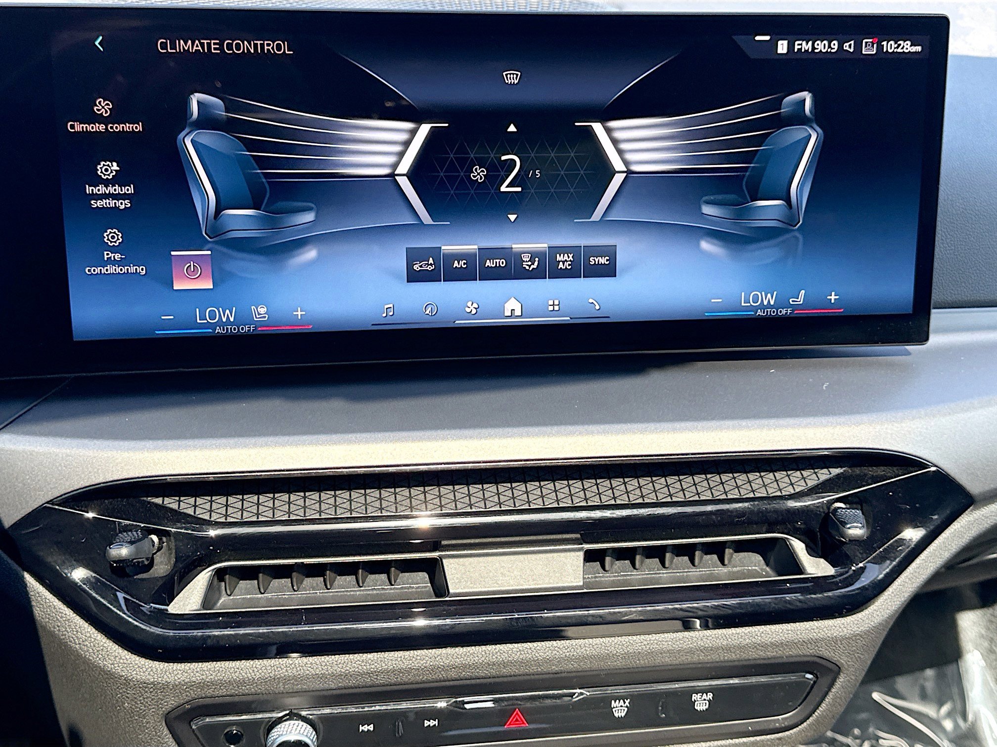 Used 2025 BMW 230i Coupe RWD image 34