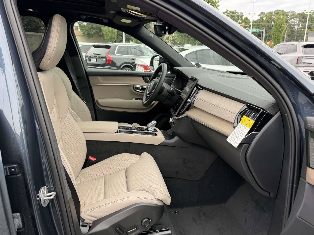 New 2026 Volvo XC90 B6 Ultra w/ Protection Package Premier AWD/4WD image 11
