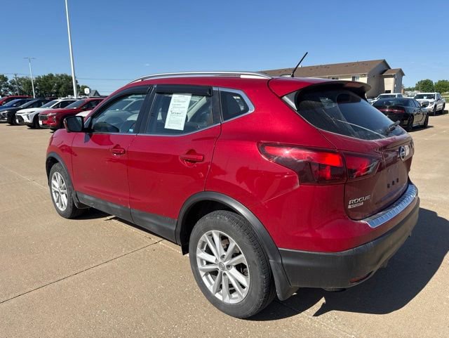 Used 2017 Nissan Rogue Sport SV w/ SV Premium Package AWD/4WD image 5