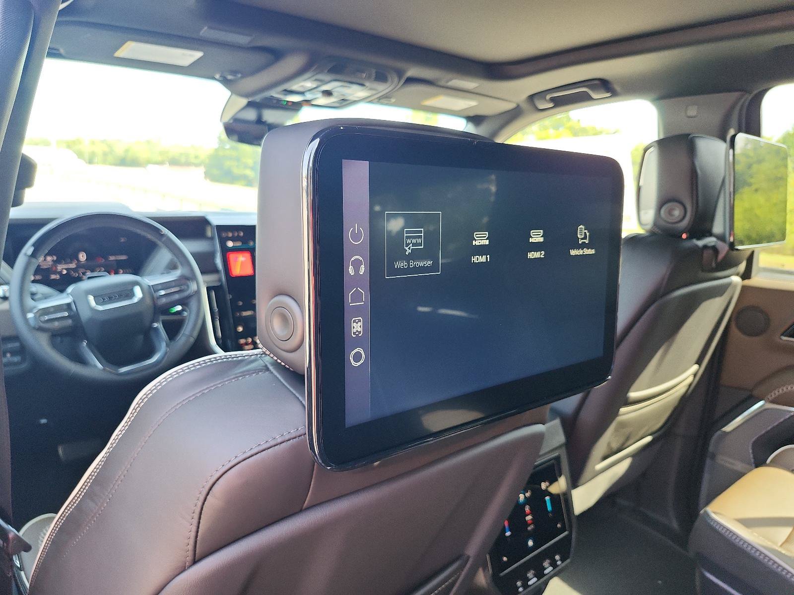 New 2026 GMC Yukon XL Denali Ultimate AWD/4WD image 11