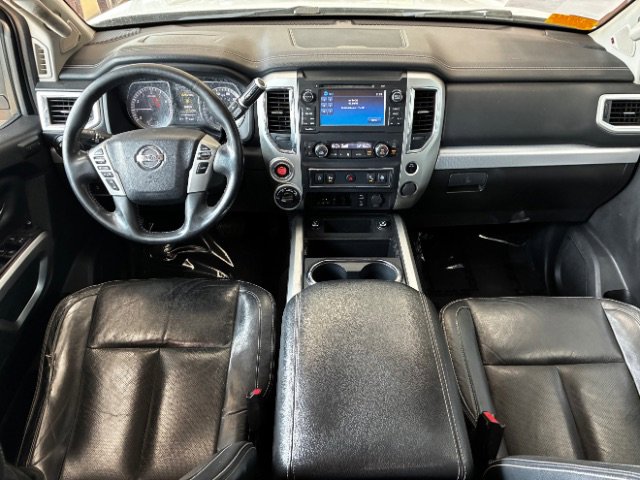 Used 2017 Nissan Titan PRO-4X w/ Pro-4x Convenience Package AWD/4WD image 3