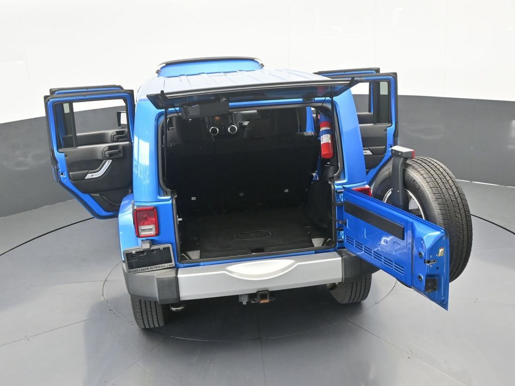 Used 2015 Jeep Wrangler Unlimited Sahara w/ Dual Top Group image 59