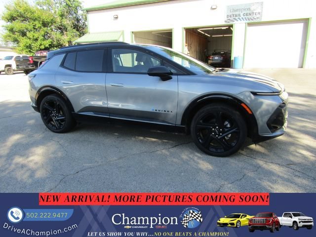 Certified 2025 Chevrolet Equinox EV RS FWD image 3