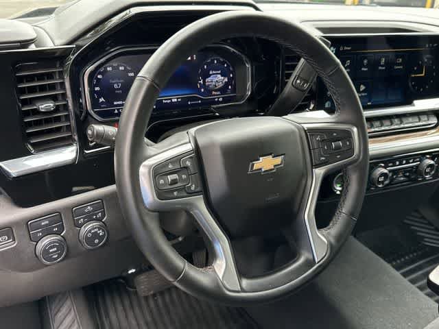 Used 2023 Chevrolet Silverado 1500 LT AWD/4WD image 20
