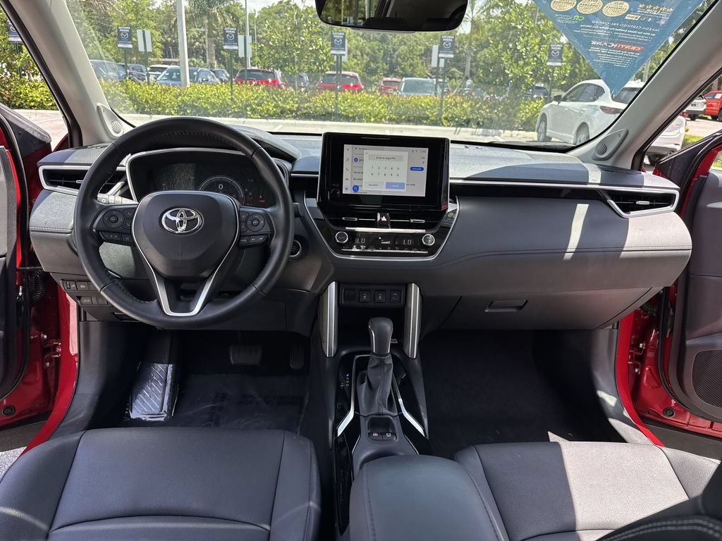 Used 2023 Toyota Corolla Cross XLE w/ Convenience Package FWD image 36
