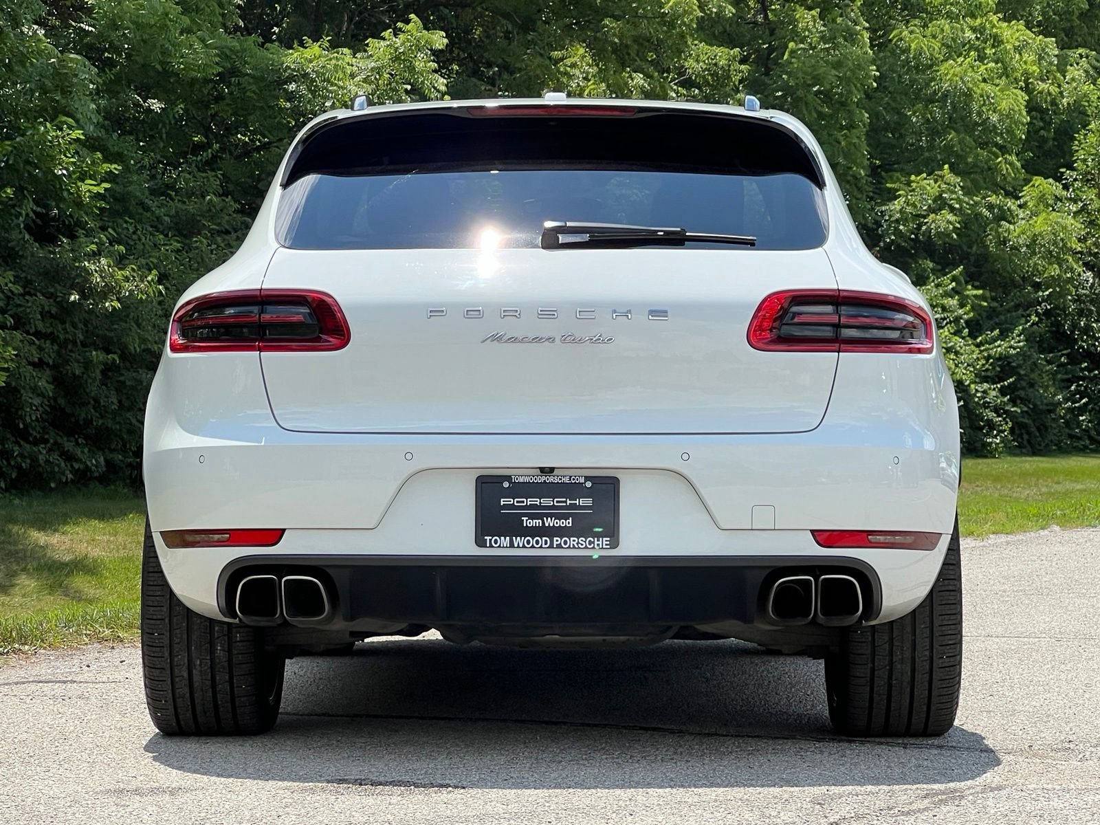 Certified 2015 Porsche Macan Turbo AWD/4WD image 8