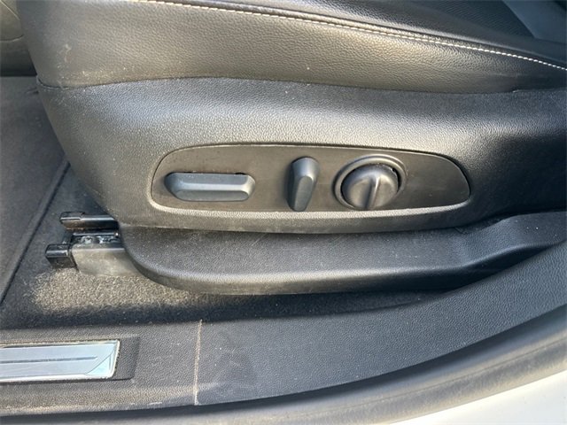 Used 2023 GMC Acadia SLT image 19