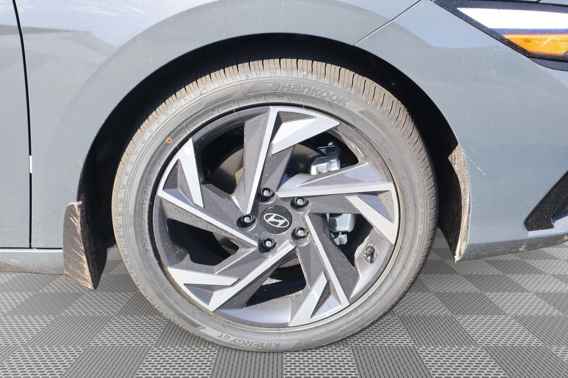 New 2026 Hyundai Elantra Limited FWD image 5