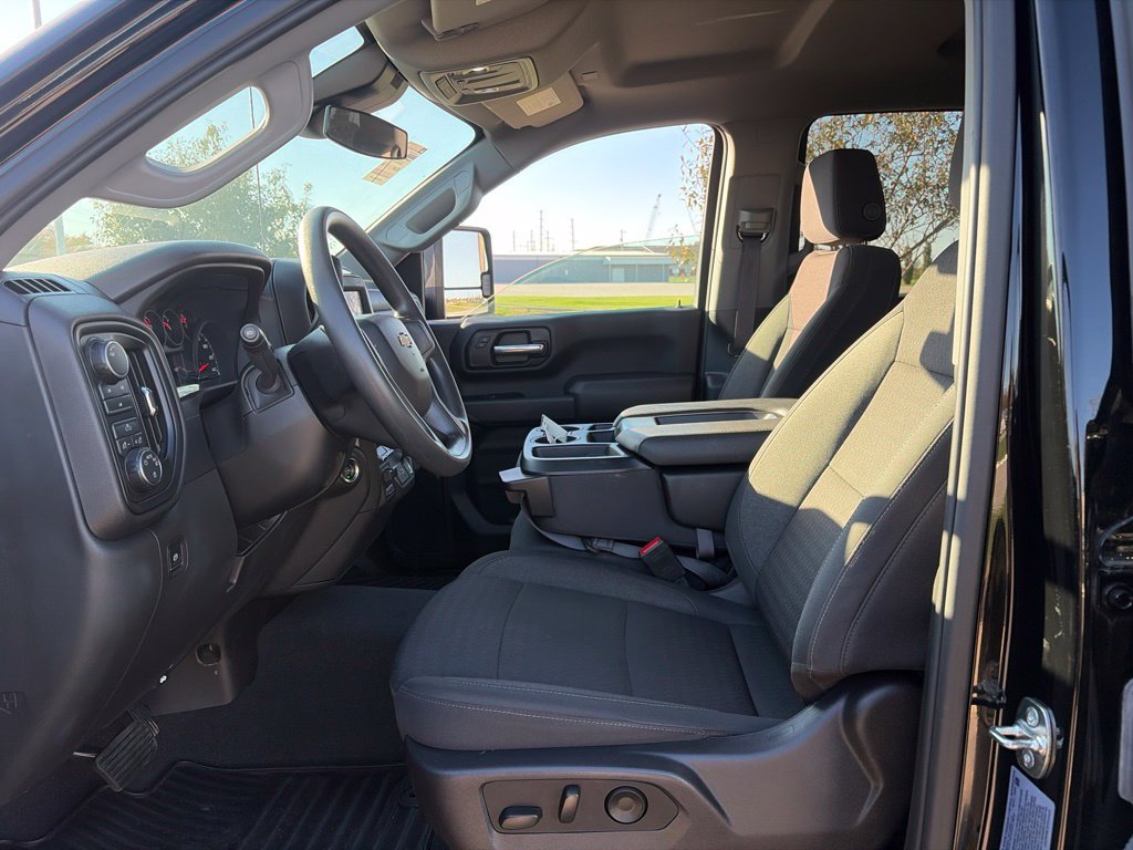 Used 2026 Chevrolet Silverado 2500 Custom w/ Custom Convenience Package AWD/4WD image 38