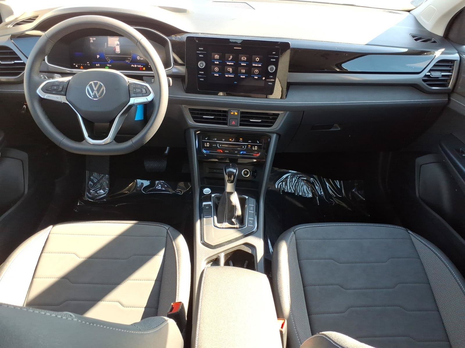 New 2026 Volkswagen Taos SE FWD image 12