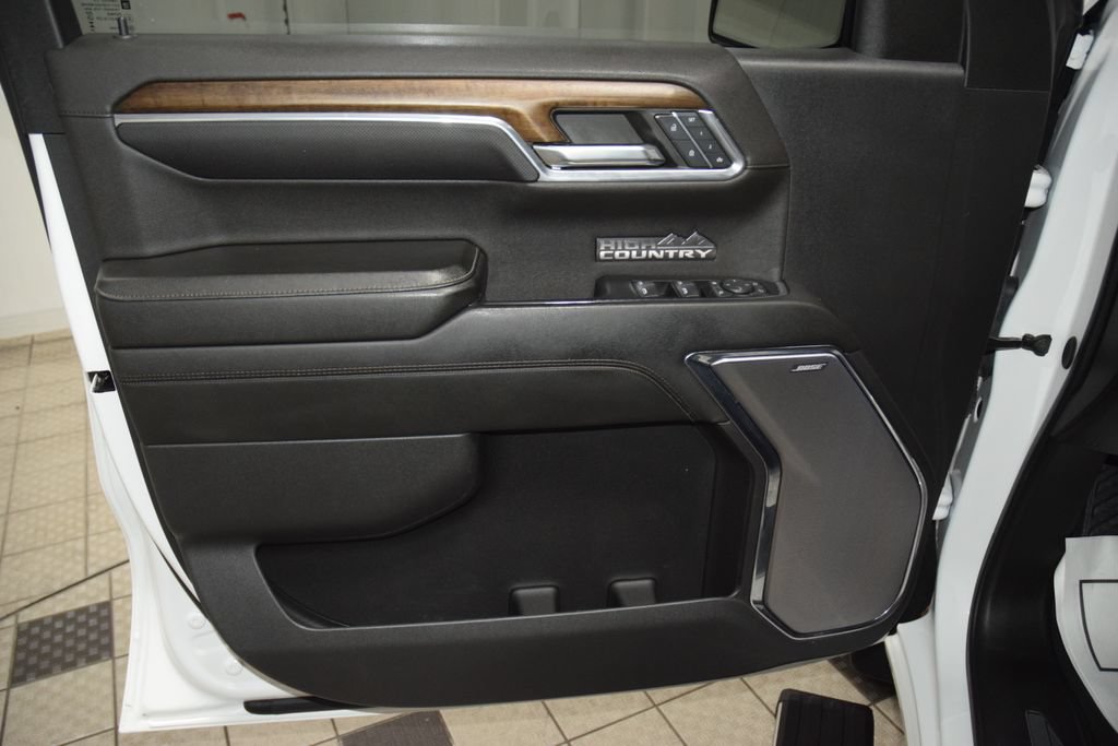 Used 2024 Chevrolet Silverado 1500 High Country AWD/4WD image 52