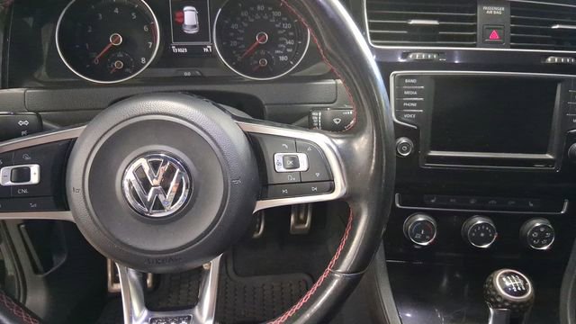 Used 2016 Volkswagen Golf 4-Door image 12