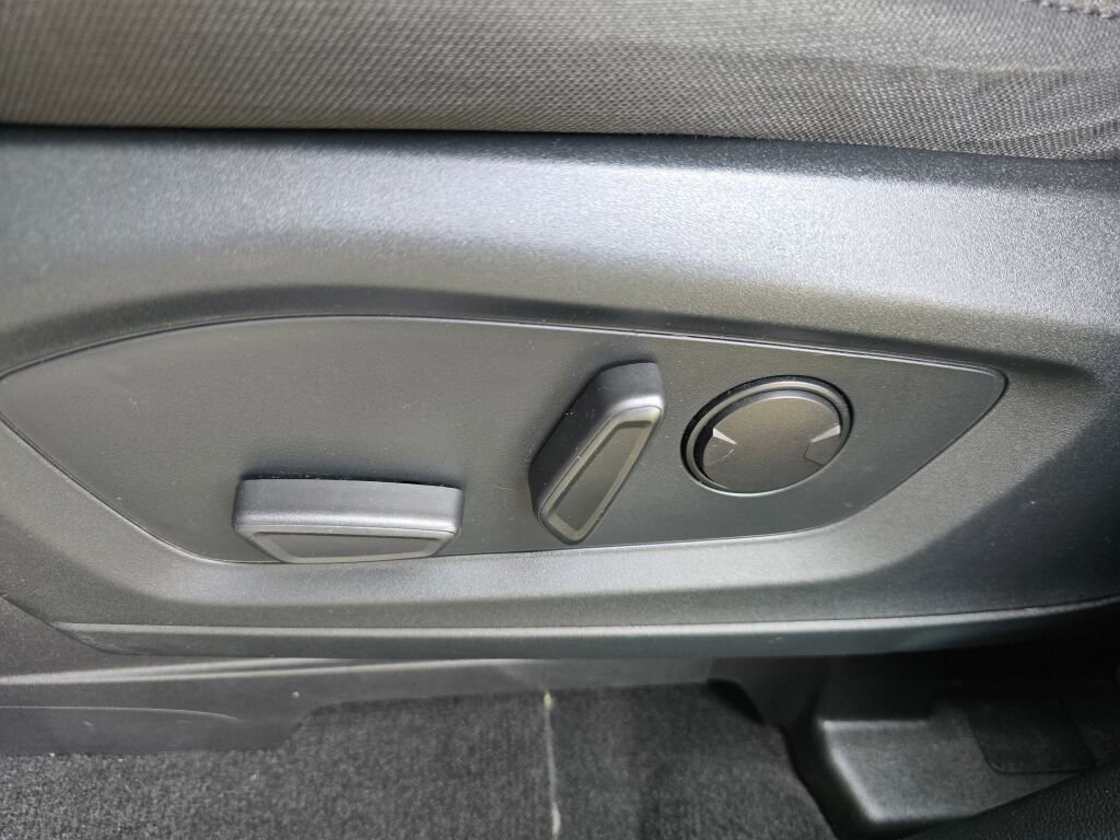 Used 2020 Ford Explorer XLT w/ Class III Trailer Tow Package image 28