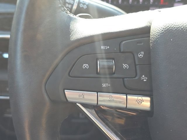 Used 2023 Cadillac Escalade Premium Luxury w/ LPO, Floor Liner Package AWD/4WD image 20